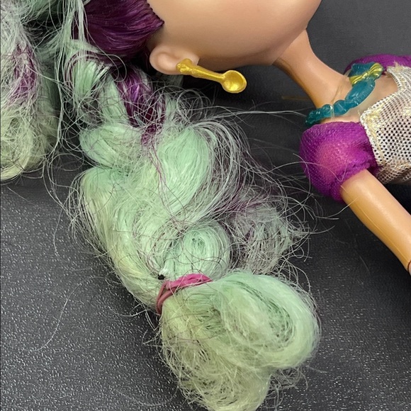 Ever After High Madeline Hatter First Chapter - Picture 11 of 15